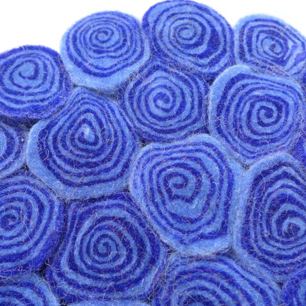 Filz-Untersetzer \"Biskuitrolle\" blau – Bild 2