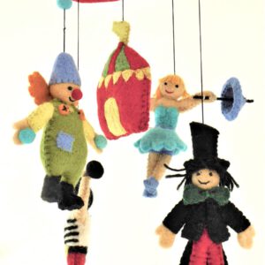 Mobile-aus-Filz-Zirkus-1