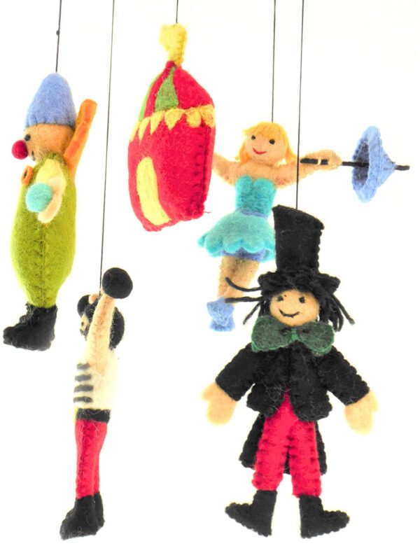 Mobile-aus-Filz-Zirkus-2