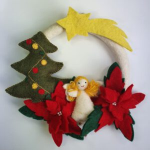 weihnachtlicher-kranz-aus filz