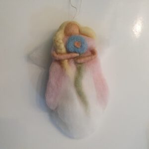 Engel aus Märchenwolle, rosa Umhang