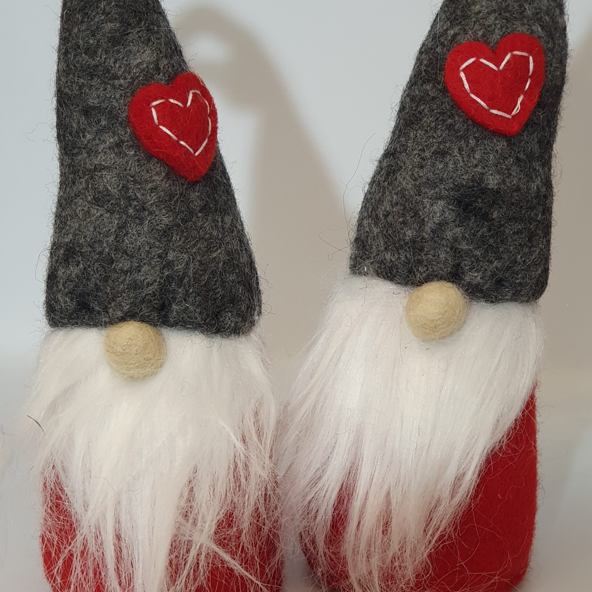 Weihnachtsgnom aus Filz - rot-grau 2 W 4 Weihnachts- Gnom, rot-grau (7)