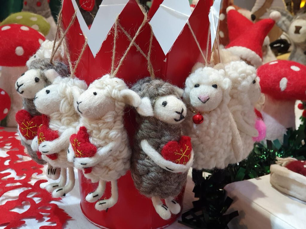 kleines Schaf aus Filz